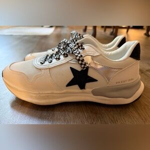 Women’s Vintage Havana Miles Sneakers.